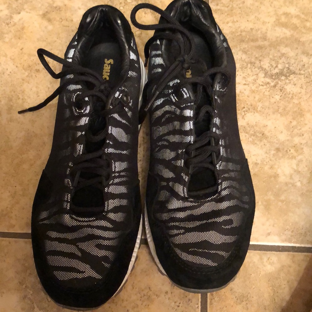 Tennis shoes zebra